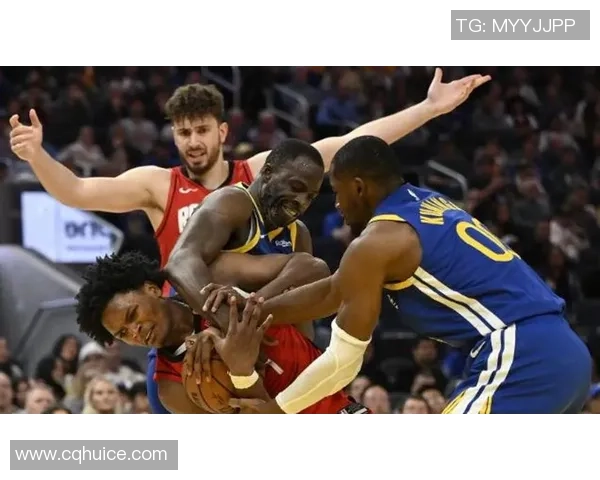 开拓者与勇士赛场冲突引发激烈争执球员情绪失控现场火药味十足